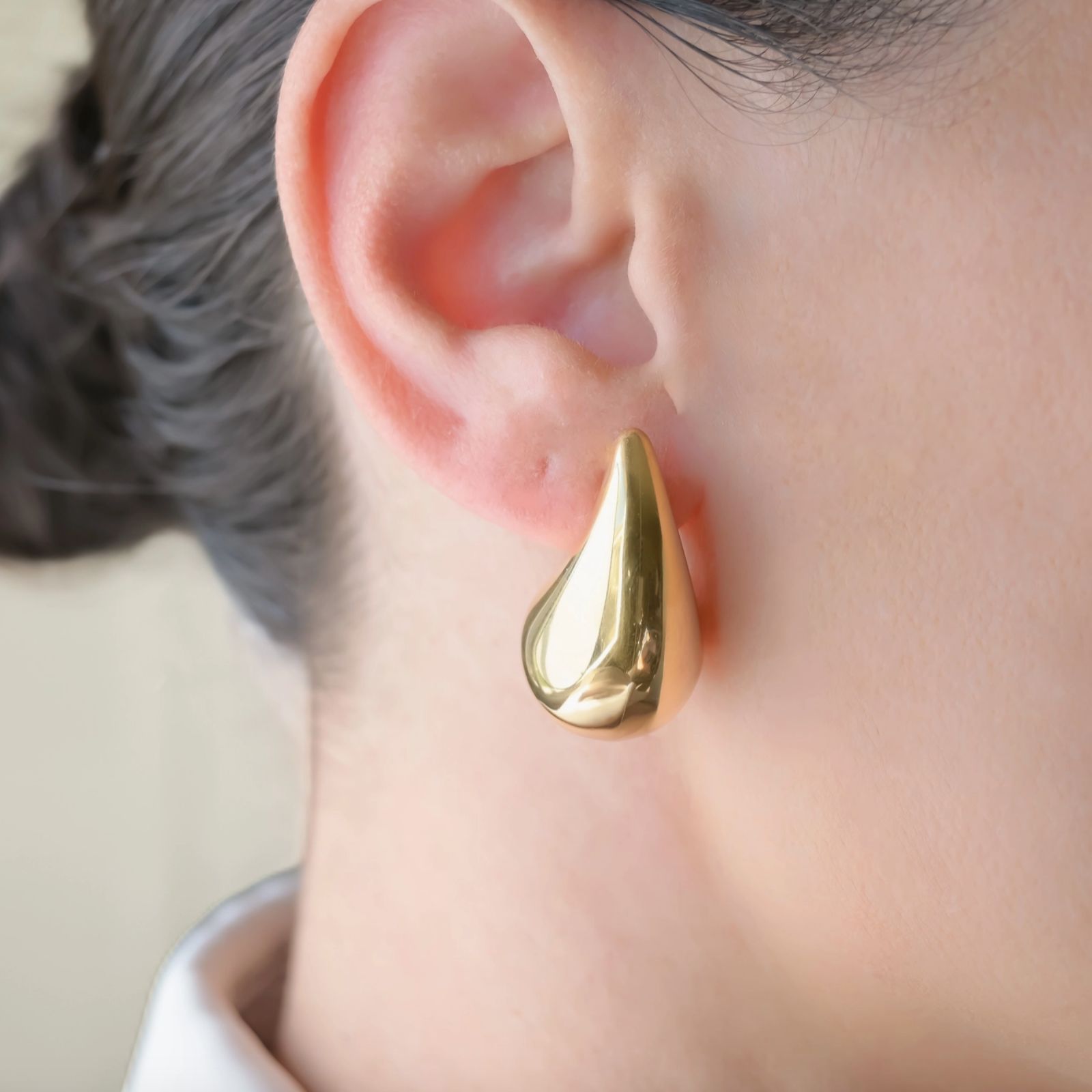 Blueyejewelry-Chunky Hollow Drop Earrings- Lightweight Tear Drop Studs