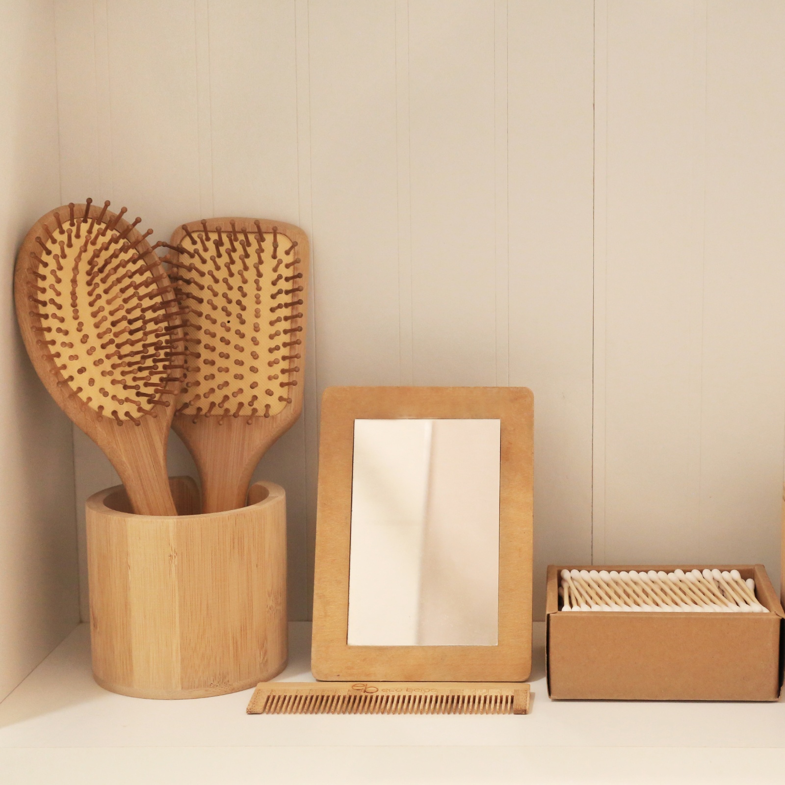 Eco_Beige_Cushioned_Bamboo_Hair_Brush_Rectangle_3